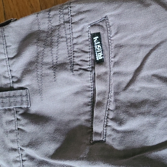 Rusty cargo shorts - Picture 4 of 10